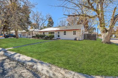 1301 S Forest Way, House other with 3 bedrooms, 1 bathrooms and 1 parking in Denver CO | Image 2