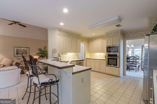 5700 Grove Point Rd, House other with 3 bedrooms, 3 bathrooms and 2 parking in Johns Creek GA | Image 17