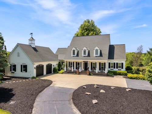 4047 Scenic Rd, Jackson, WI, 53037-9776 | Card Image