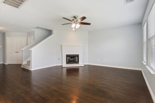 Living Area | Image 8