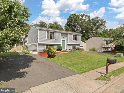 13704 Cabells Mill Dr, CENTREVILLE, VA, 20120-1740 | Card Image