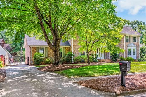 1509 Heathcliff Rd, High Point, NC, 27262-7454 | Card Image