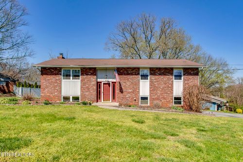 928 Teakwood Rd, Knoxville, TN, 37919-7147 | Card Image