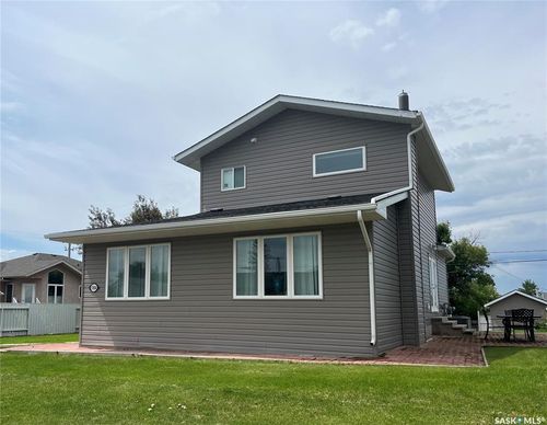 5004 Telegraph St, Macklin, SK, S0L2C0 | Card Image