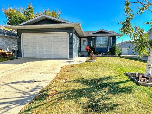 {{alt}} | Card Image