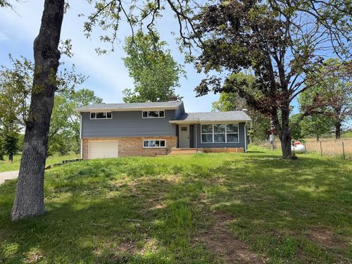 1113 N Walnut St, Willow Springs, MO, 65793-3443 | Card Image