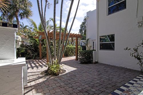 423 26th St, West Palm Beach, FL, 33407-5413 | Card Image