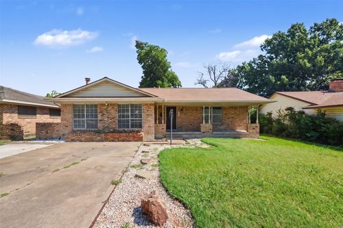 1303 Charleston Dr, Garland, TX, 75041-5037 | Card Image