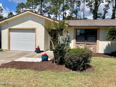 8 Winchester Place, House other with 3 bedrooms, 2 bathrooms and null parking in Palm Coast FL | Image 3