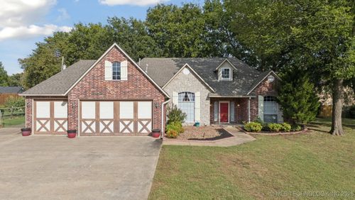 25065 Red Oak Dr, Claremore, OK, 74019-5564 | Card Image