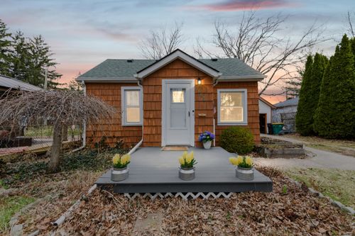 664 Riverbank St, Wyandotte, MI, 48192-2630 | Card Image