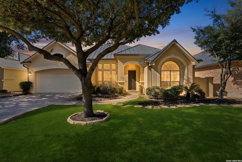 430 Hampton Way, Shavano Park, TX, 78249-2070 | Card Image