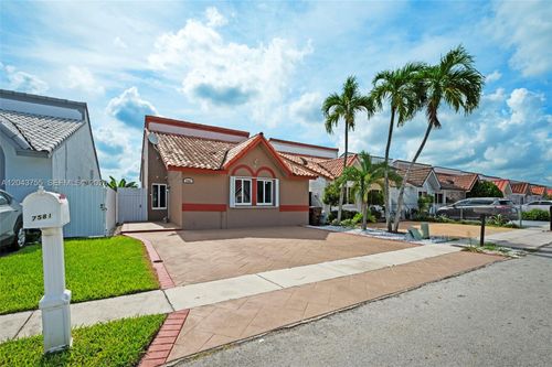 7581 W 29th Way, Hialeah, FL, 33018-5332 | Card Image