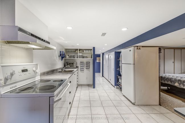 24 Ray St N, House other with 5 bedrooms, 3 bathrooms and 4 parking in Hamilton ON | Image 28