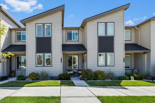 2564 Purcell Blvd, Bend, OR, 97701-6094 | Card Image