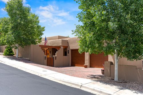 21 Camino Barranca, Santa Fe, NM, 87507-8621 | Card Image
