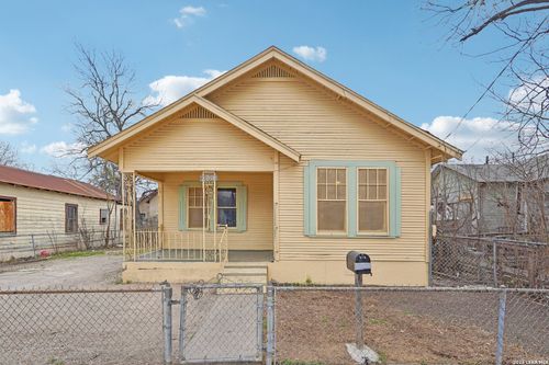 2918 W Martin St, San Antonio, TX, 78207-2833 | Card Image