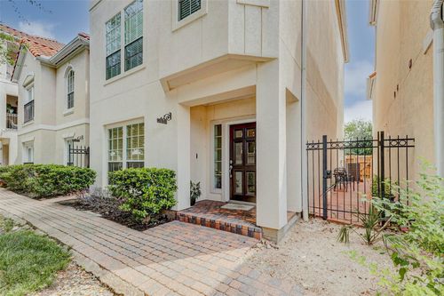 6131 Stoney Brook Dr, Houston, TX, 77036-3217 | Card Image