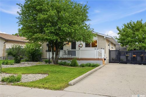 6207 1st Ave N, Regina, SK, S4T7A1 | Card Image