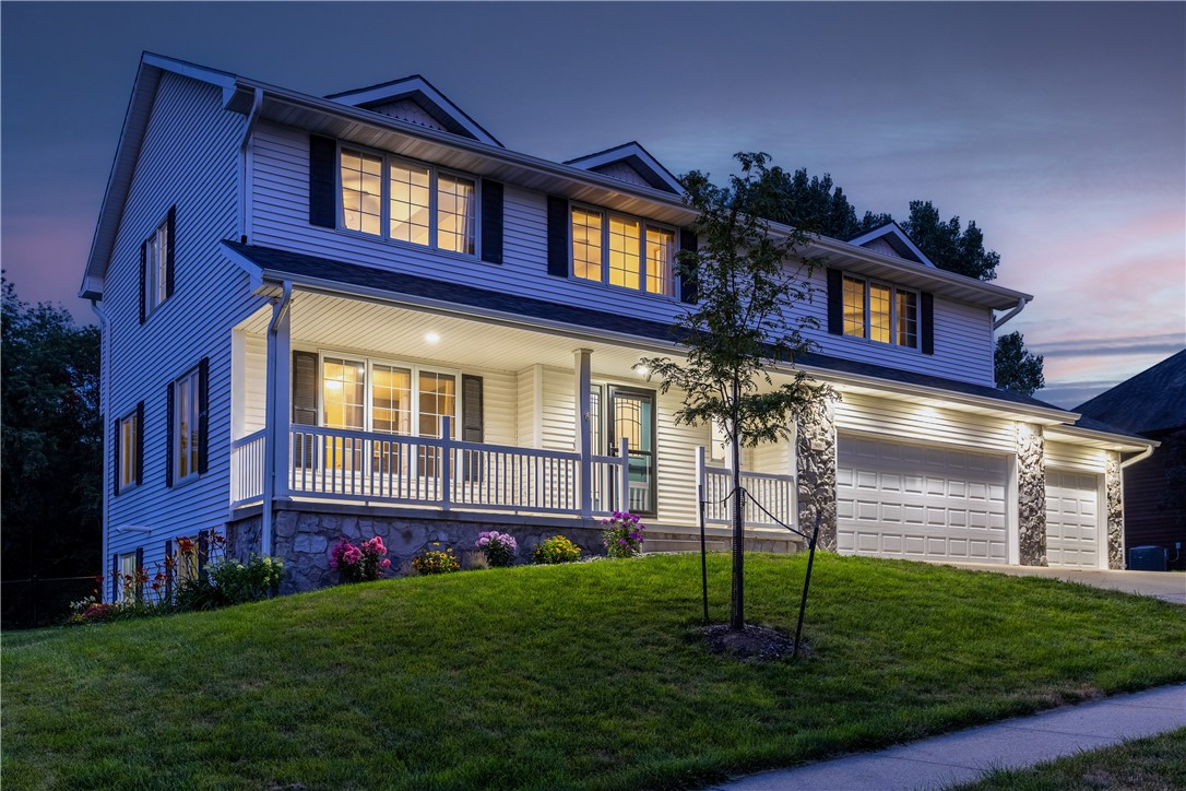 10th St, Adel, IA 50003