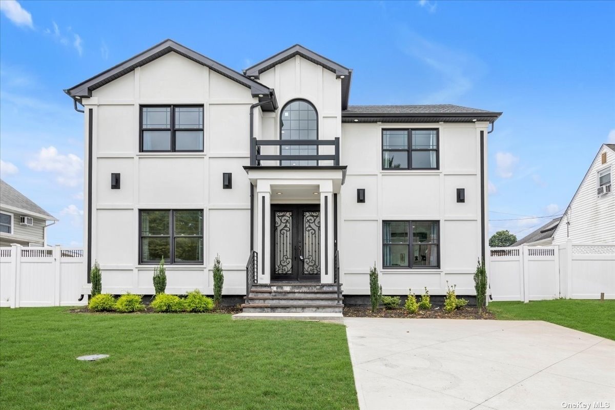Albert Rd, Hicksville, NY 11801