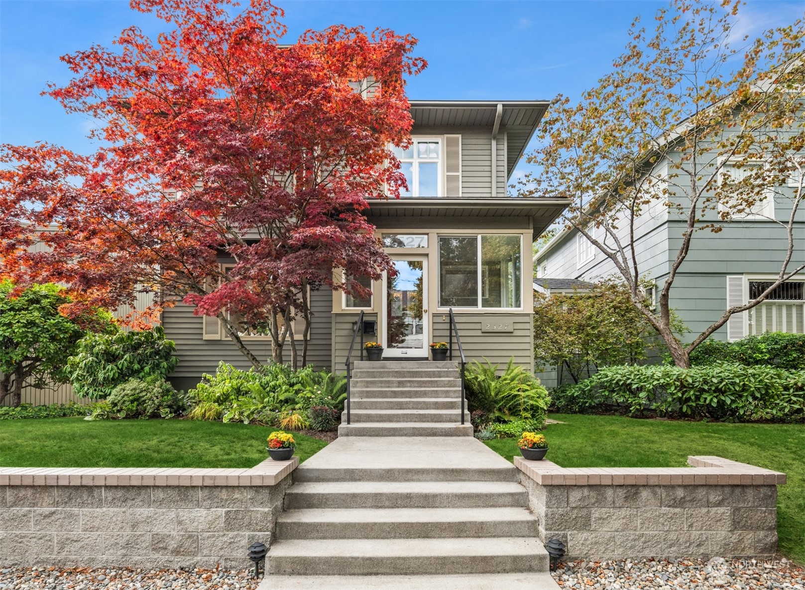 10th Ave, Seattle, WA 98119
