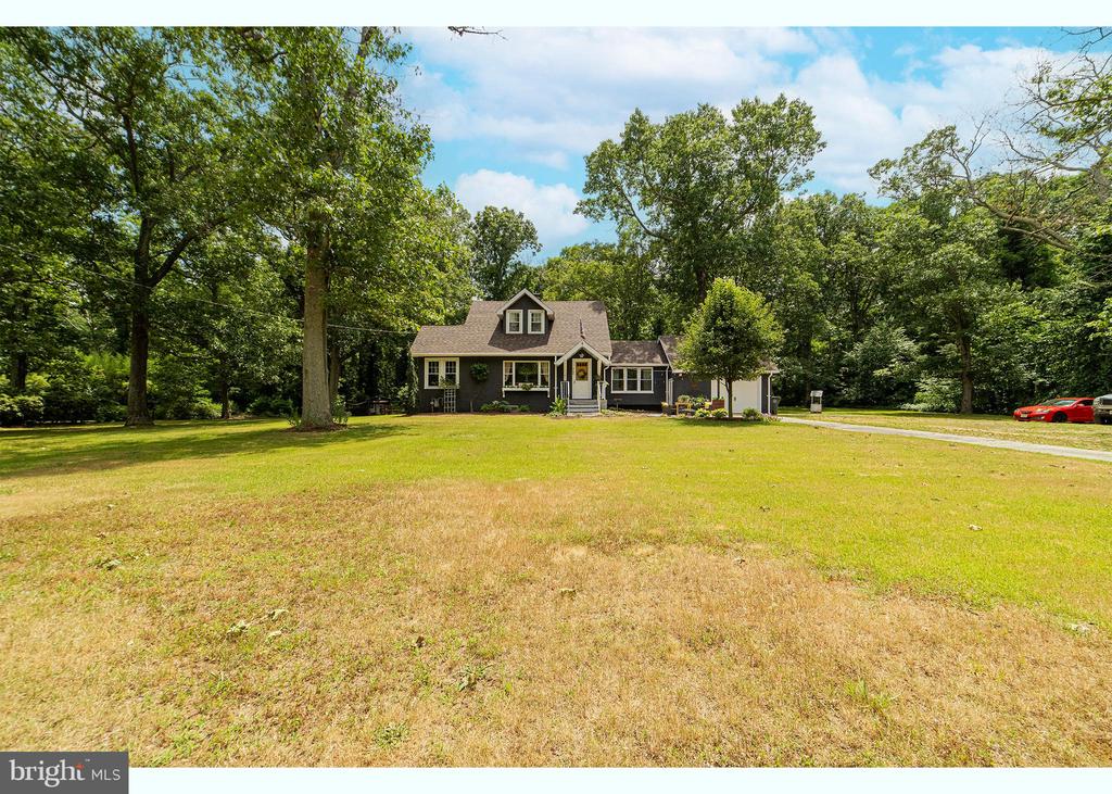 Strawberry Ave, Vineland, NJ 08360