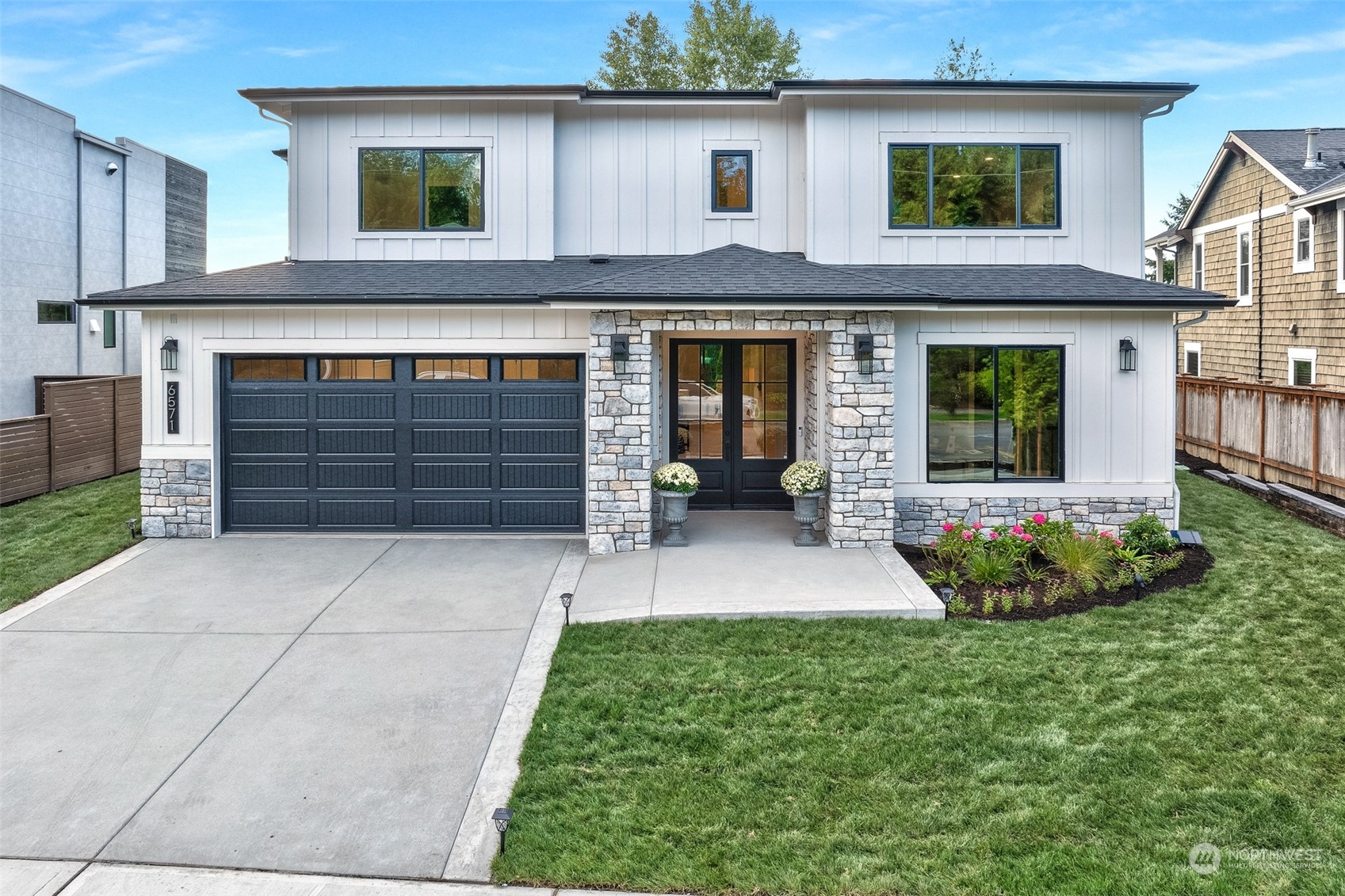 102nd Ave, Kirkland, WA 98033