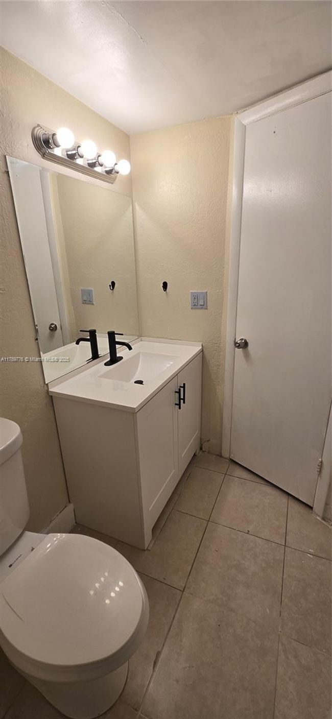 APT-207 - 4215 N University Dr, Condo with 2 bedrooms, 2 bathrooms and null parking in Sunrise FL | Image 15