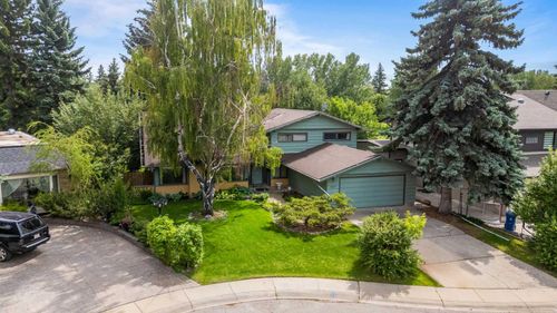 427 Willow Grove Crescent Se, Calgary, AB, T2J1N5 | Card Image