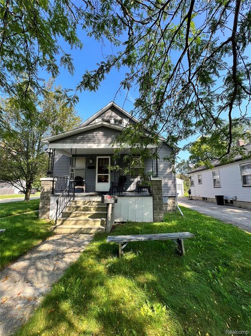 1620 Vermont St, Saginaw, MI, 48602-1742 | Card Image