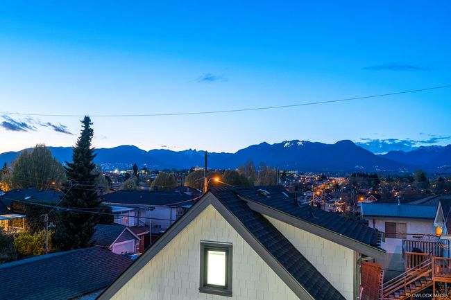 2933 Charles Street, House other with 6 bedrooms, 5 bathrooms and 1 parking in Vancouver BC | Image 32