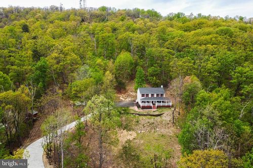 2112 Gore Dr, HAYMARKET, VA, 20169-1563 | Card Image