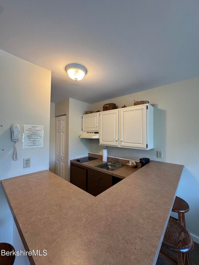 526 - 37 Corey Rd, Condo with 1 bedrooms, 1 bathrooms and null parking in Hancock MA | Image 16
