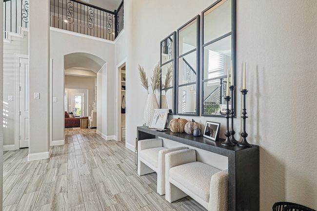 Open and inviting entry. | Image 4