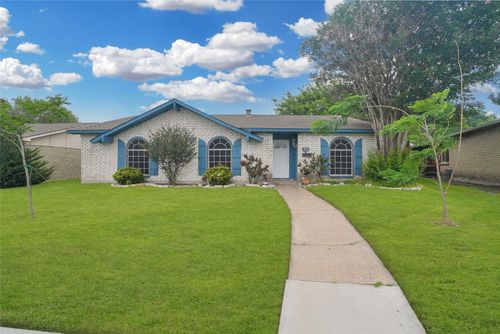 5161 Bartlett Dr, The Colony, TX, 75056-2301 | Card Image