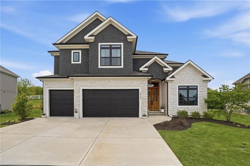 5730 Nw Barn Hill Rd, Parkville, MO, 64152-5402 | Card Image