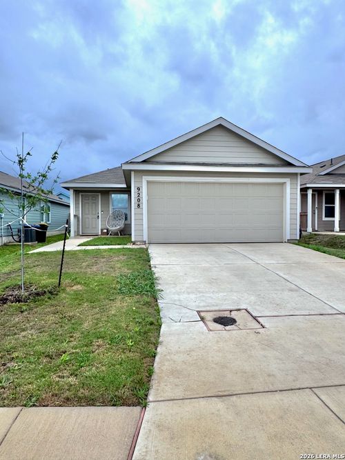 9208 James Bowie, Seguin, TX, 78155-3482 | Card Image