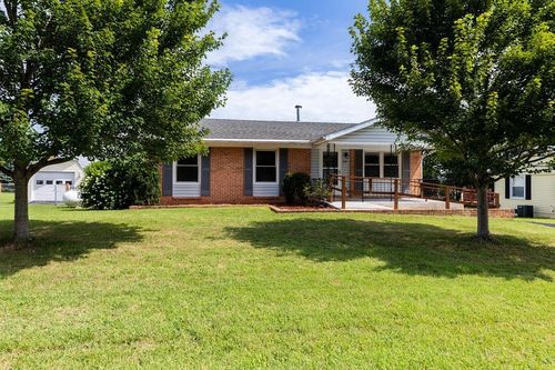 38 Greenbriar Ln, Stuarts Draft, VA, 24477-2803 | Card Image