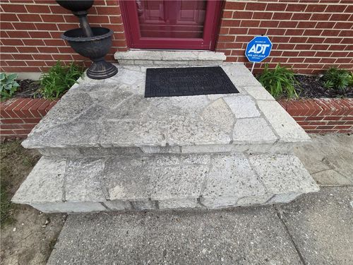 5037 Retford Dr, Dayton, OH, 45417-6044 | Card Image