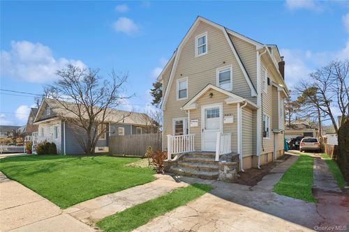 261 Rutland Rd, Freeport, NY, 11520-1717 | Card Image