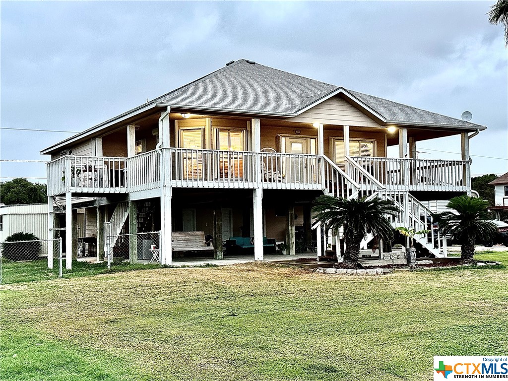 Bayshore Dr, Palacios, TX 77465