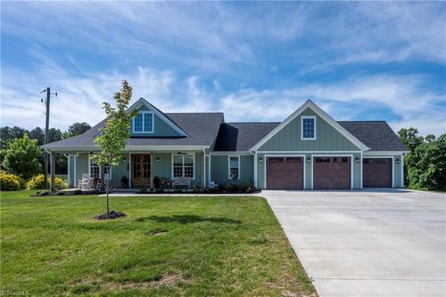107 Meeting House Ln, Advance, NC, 27006-7671 | Card Image