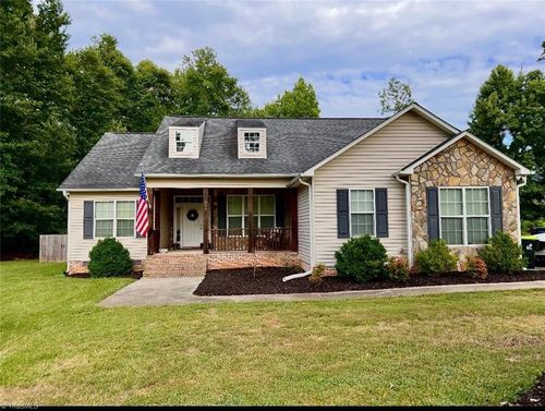119 Alexandria Ln, Thomasville, NC, 27360-9040 | Card Image