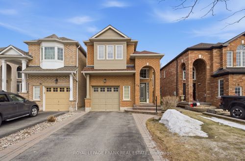 85 Gateway Court E, Whitby, ON, L1R3M8 | Card Image