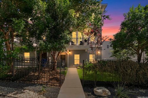 215-2-215 E Mulberry Ave, San Antonio, TX, 78212-3042 | Card Image