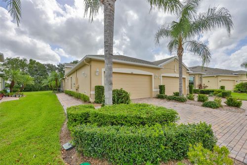 668 Chipper Dr, Sun City Center, FL, 33573-5876 | Card Image