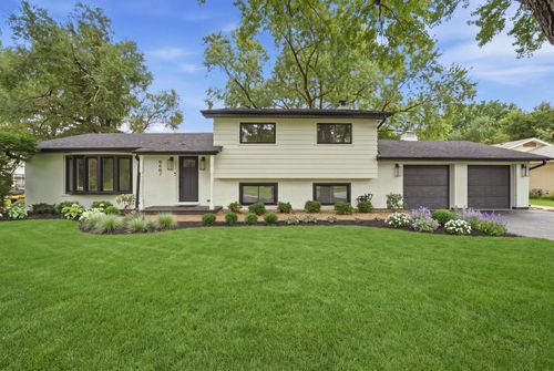 8607 Main St, Downers Grove, IL, 60516-4814 | Card Image