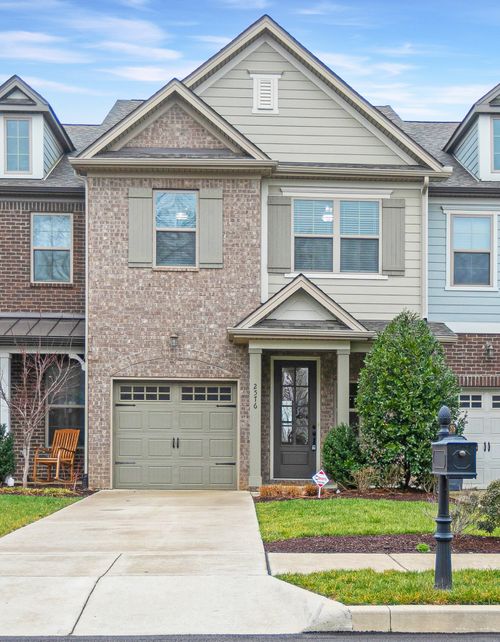 2576 Wellesley Square Dr, Thompsons Station, TN, 37179-2928 | Card Image