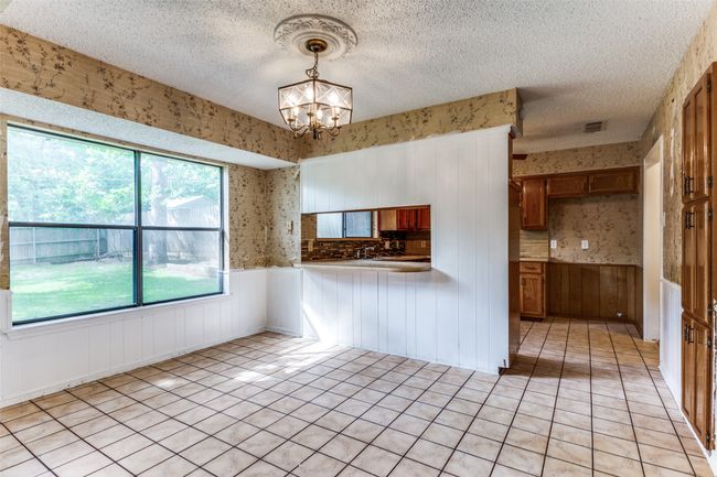 104 Ne Rosamond St, House other with 3 bedrooms, 2 bathrooms and null parking in Burleson TX | Image 8